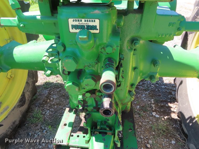 image for item DD6413 1951 John Deere G tractor