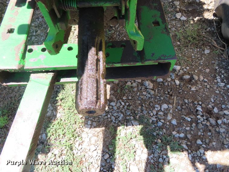 image for item DD6413 1951 John Deere G tractor