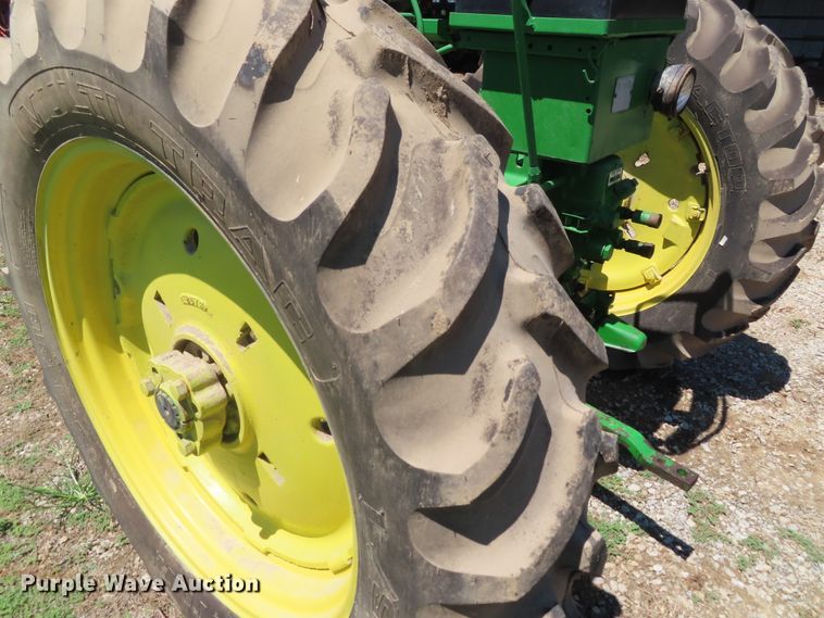 image for item DD6413 1951 John Deere G tractor