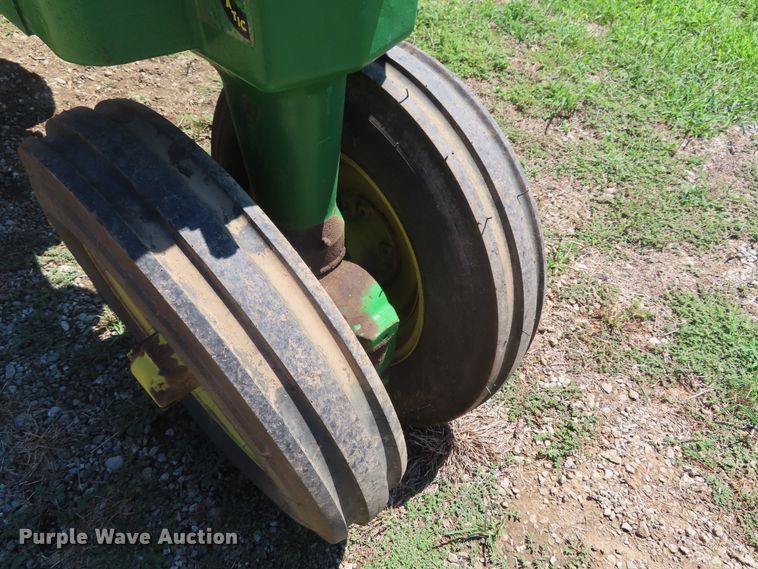 image for item DD6413 1951 John Deere G tractor