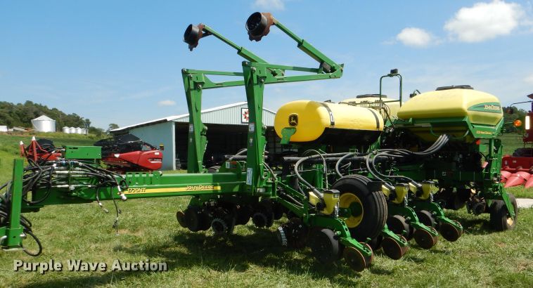 image for item DG4837 2011 John Deere 1770NT no-till planter