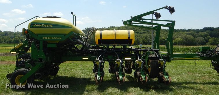 image for item DG4837 2011 John Deere 1770NT no-till planter