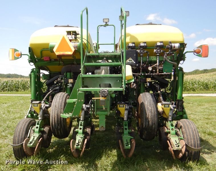 image for item DG4837 2011 John Deere 1770NT no-till planter