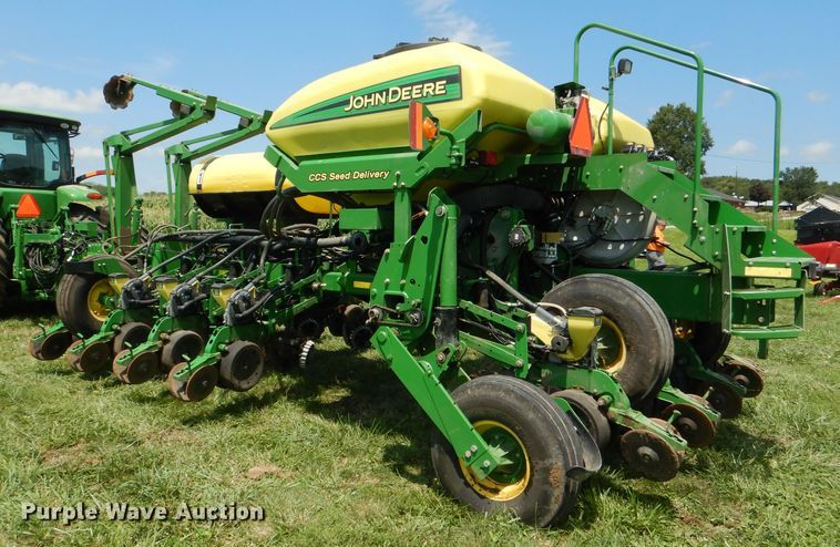 image for item DG4837 2011 John Deere 1770NT no-till planter
