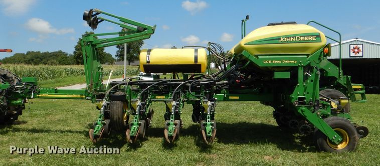 image for item DG4837 2011 John Deere 1770NT no-till planter