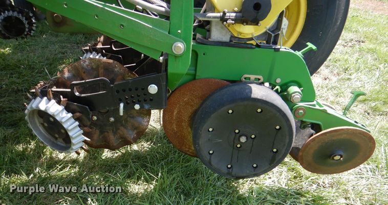 image for item DG4837 2011 John Deere 1770NT no-till planter