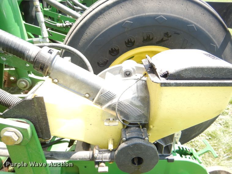 image for item DG4837 2011 John Deere 1770NT no-till planter