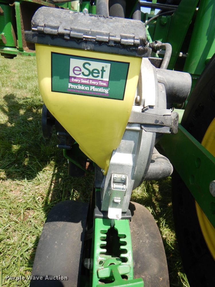 image for item DG4837 2011 John Deere 1770NT no-till planter