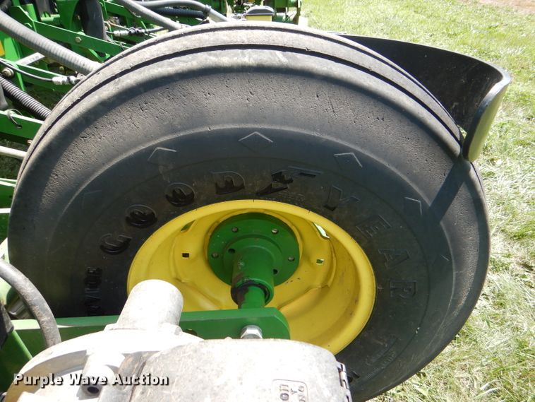 image for item DG4837 2011 John Deere 1770NT no-till planter