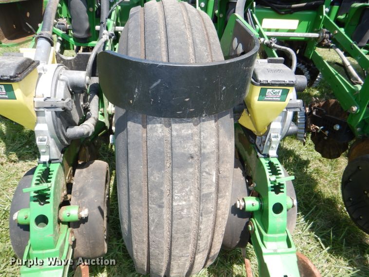 image for item DG4837 2011 John Deere 1770NT no-till planter