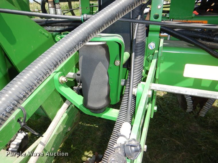 image for item DG4837 2011 John Deere 1770NT no-till planter