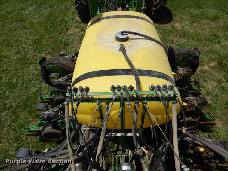 image for item DG4837 2011 John Deere 1770NT no-till planter