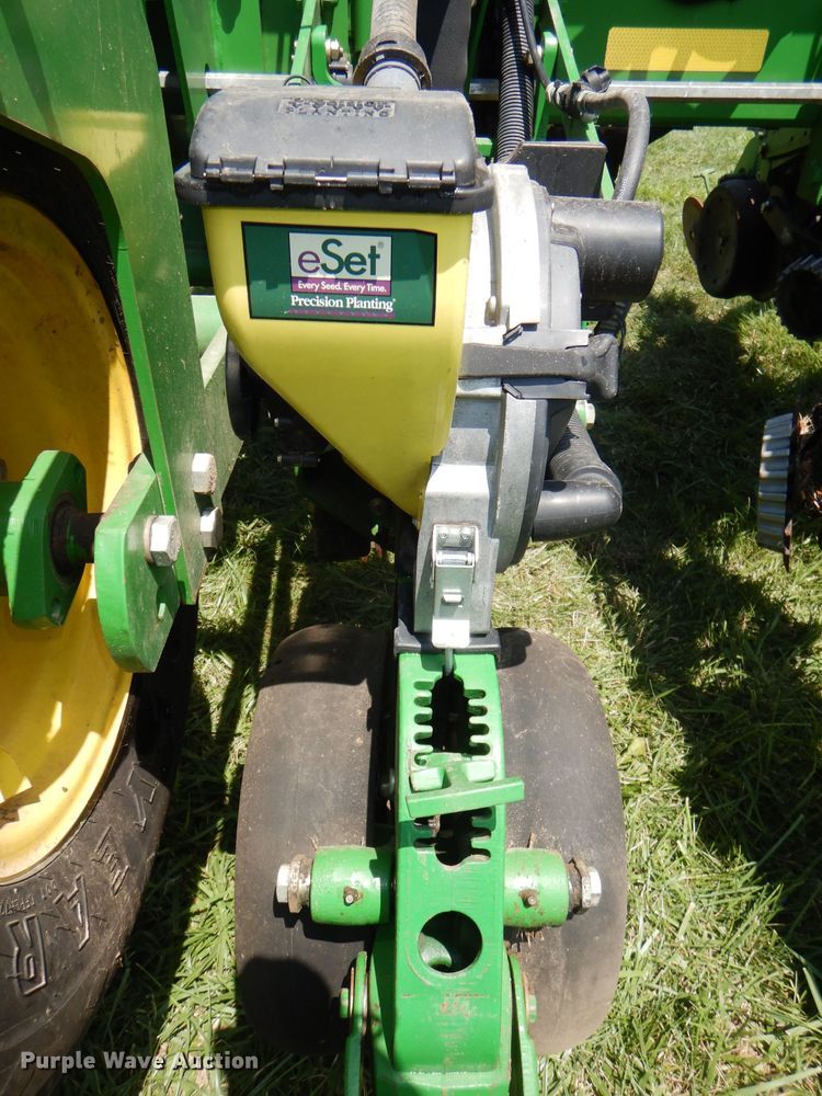 image for item DG4837 2011 John Deere 1770NT no-till planter