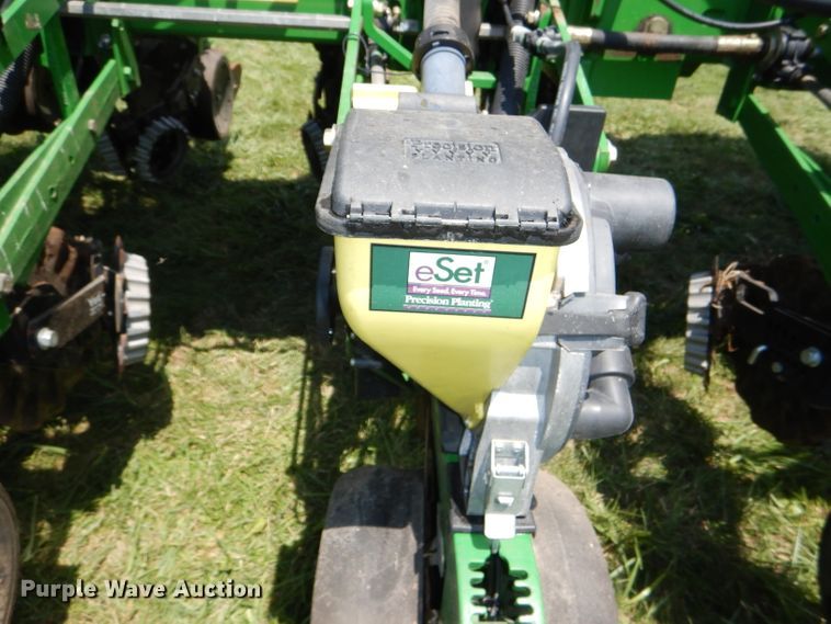 image for item DG4837 2011 John Deere 1770NT no-till planter