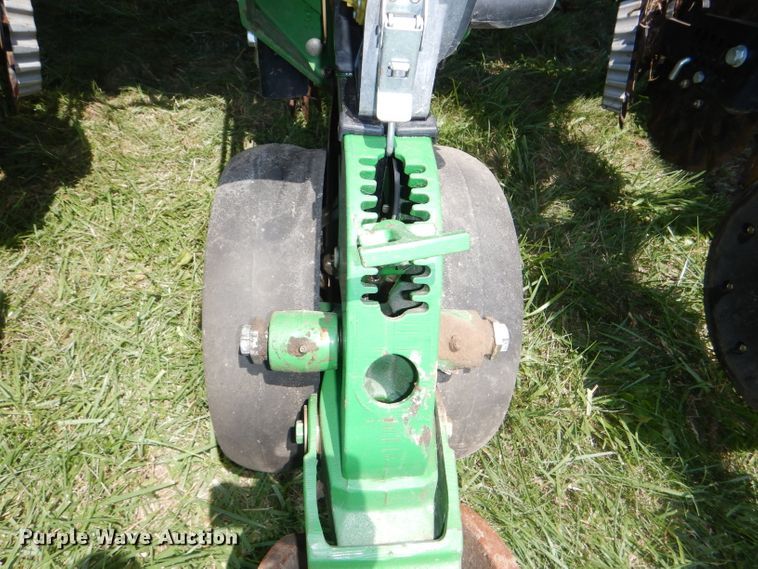 image for item DG4837 2011 John Deere 1770NT no-till planter