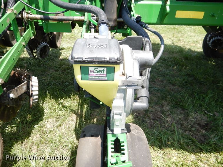 image for item DG4837 2011 John Deere 1770NT no-till planter