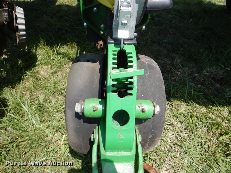 image for item DG4837 2011 John Deere 1770NT no-till planter
