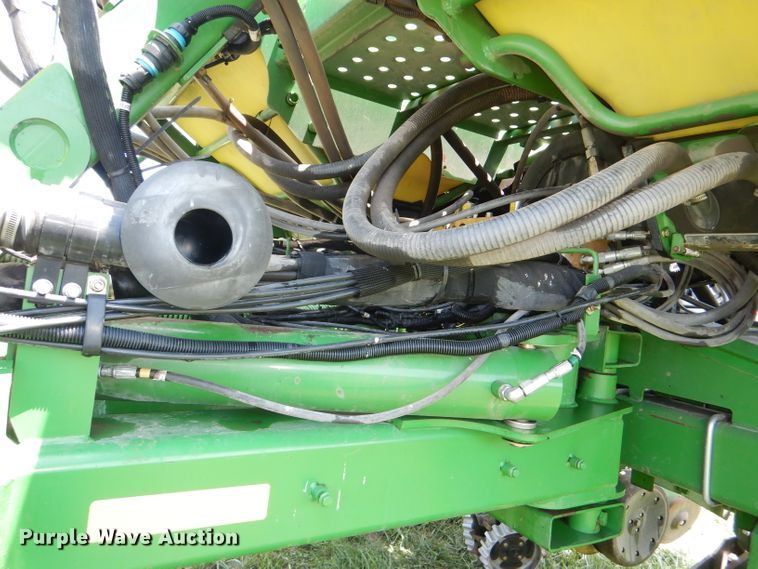 image for item DG4837 2011 John Deere 1770NT no-till planter