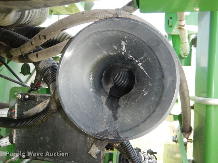 image for item DG4837 2011 John Deere 1770NT no-till planter