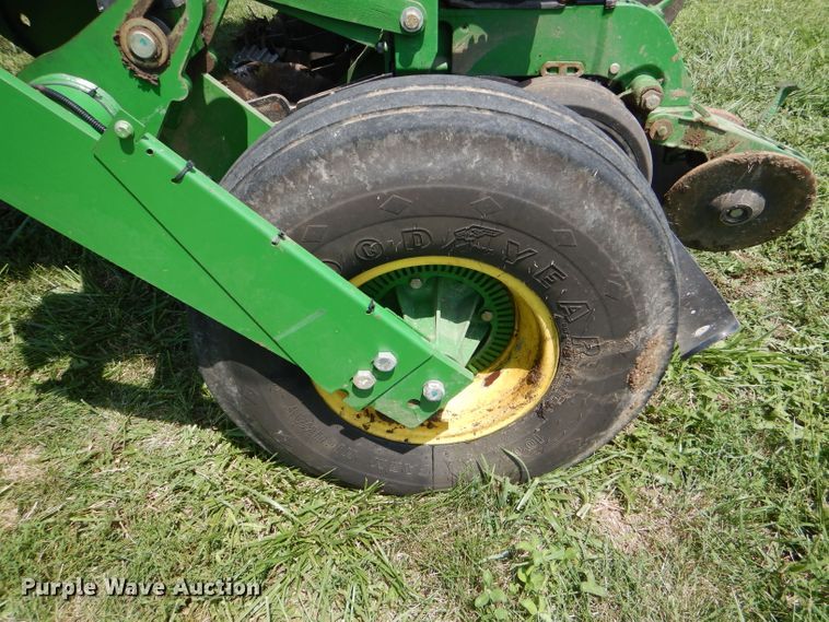 image for item DG4837 2011 John Deere 1770NT no-till planter