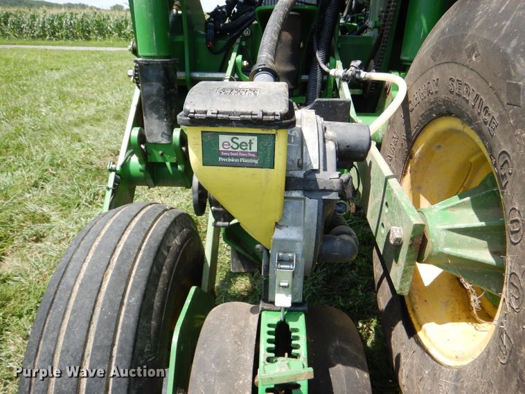 image for item DG4837 2011 John Deere 1770NT no-till planter