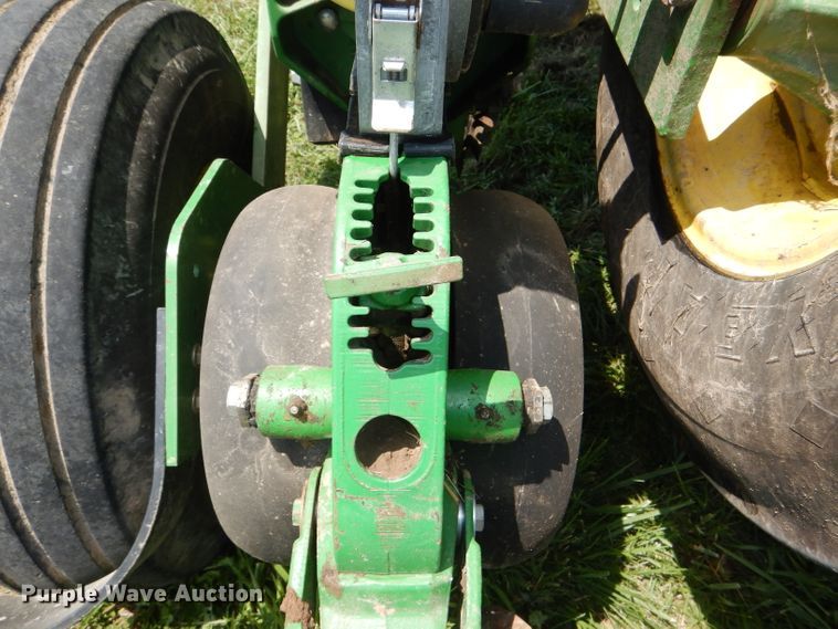 image for item DG4837 2011 John Deere 1770NT no-till planter