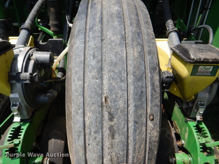 image for item DG4837 2011 John Deere 1770NT no-till planter