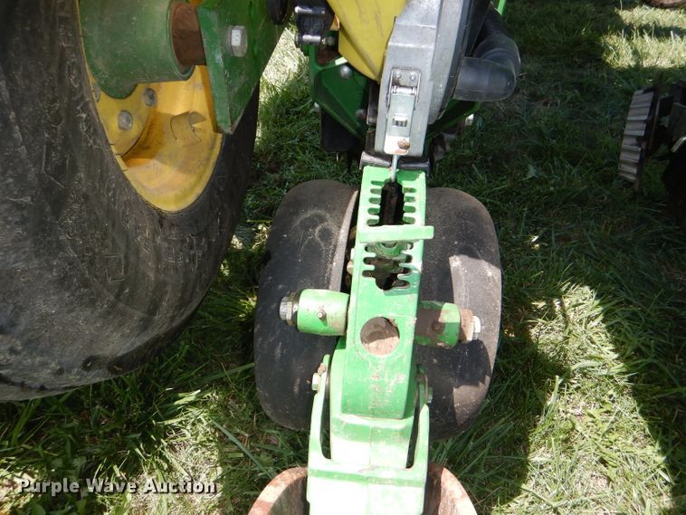 image for item DG4837 2011 John Deere 1770NT no-till planter