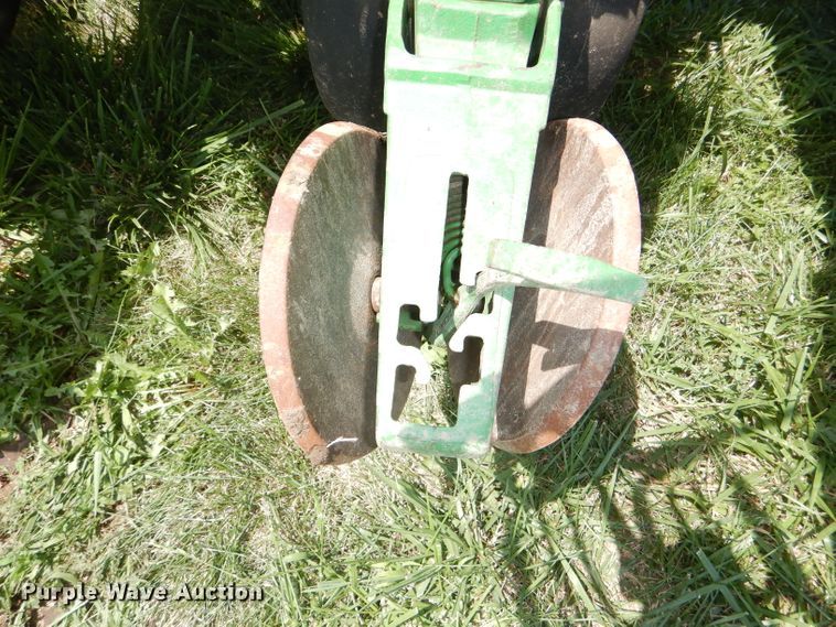 image for item DG4837 2011 John Deere 1770NT no-till planter