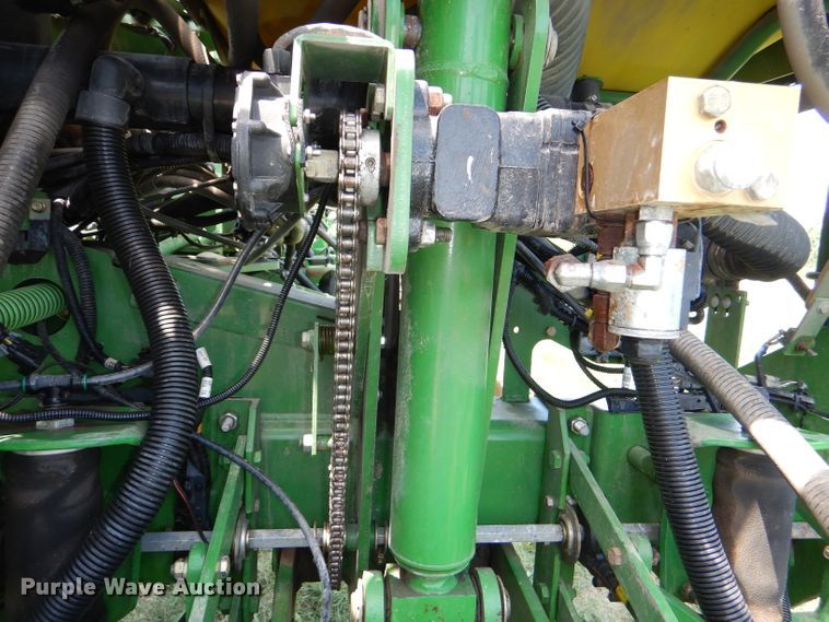 image for item DG4837 2011 John Deere 1770NT no-till planter