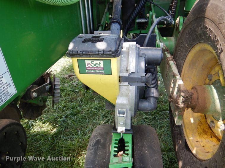 image for item DG4837 2011 John Deere 1770NT no-till planter