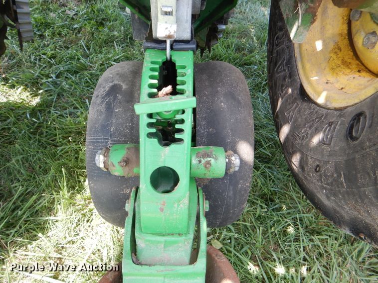 image for item DG4837 2011 John Deere 1770NT no-till planter