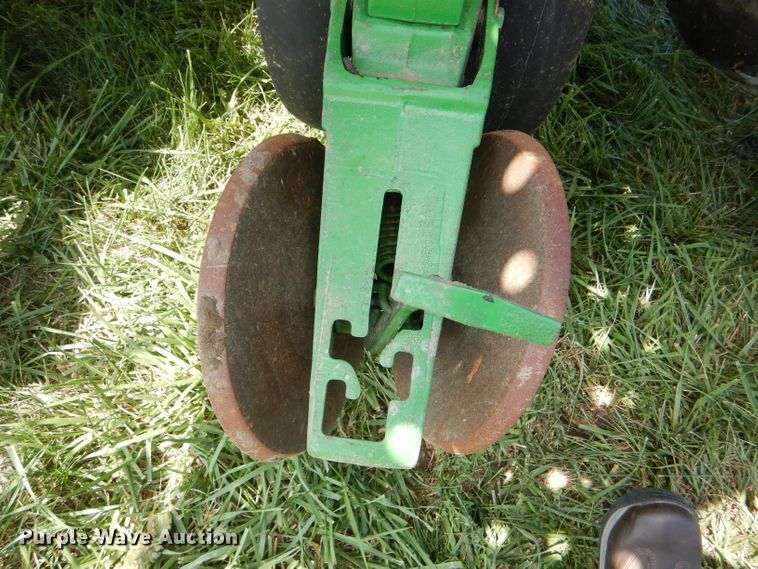 image for item DG4837 2011 John Deere 1770NT no-till planter