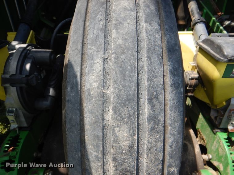 image for item DG4837 2011 John Deere 1770NT no-till planter