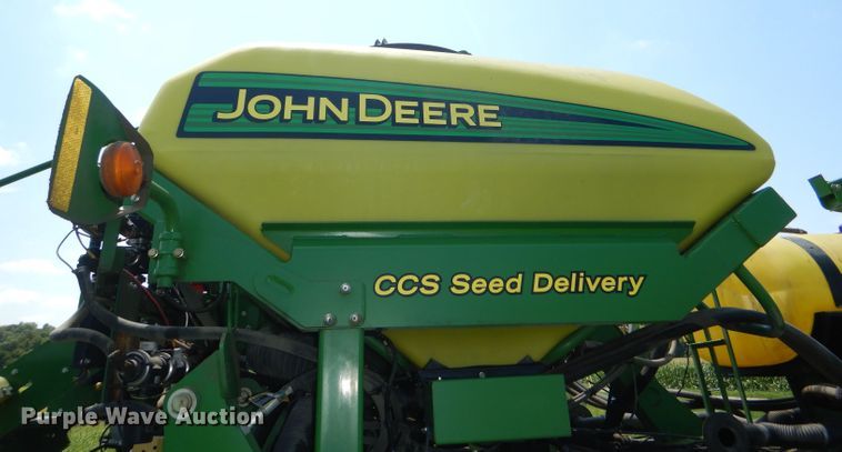 image for item DG4837 2011 John Deere 1770NT no-till planter