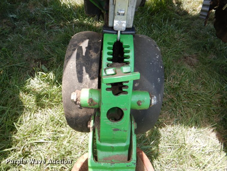 image for item DG4837 2011 John Deere 1770NT no-till planter