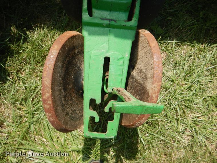 image for item DG4837 2011 John Deere 1770NT no-till planter