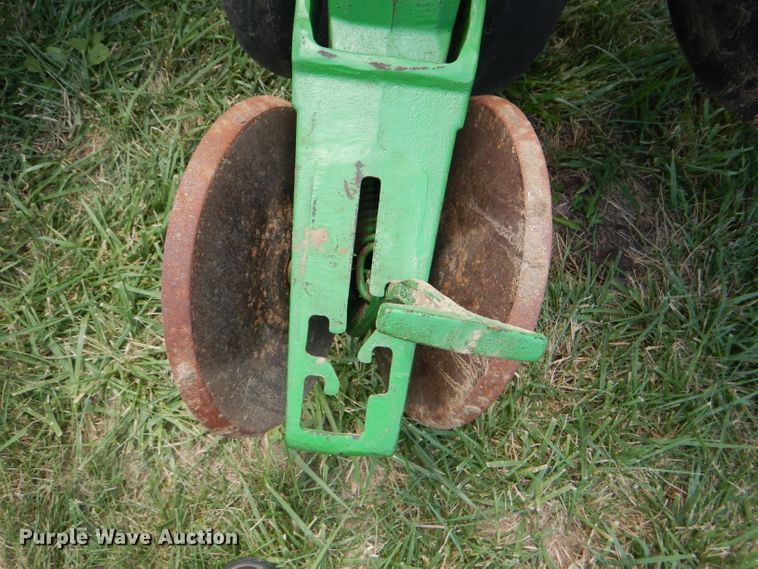 image for item DG4837 2011 John Deere 1770NT no-till planter