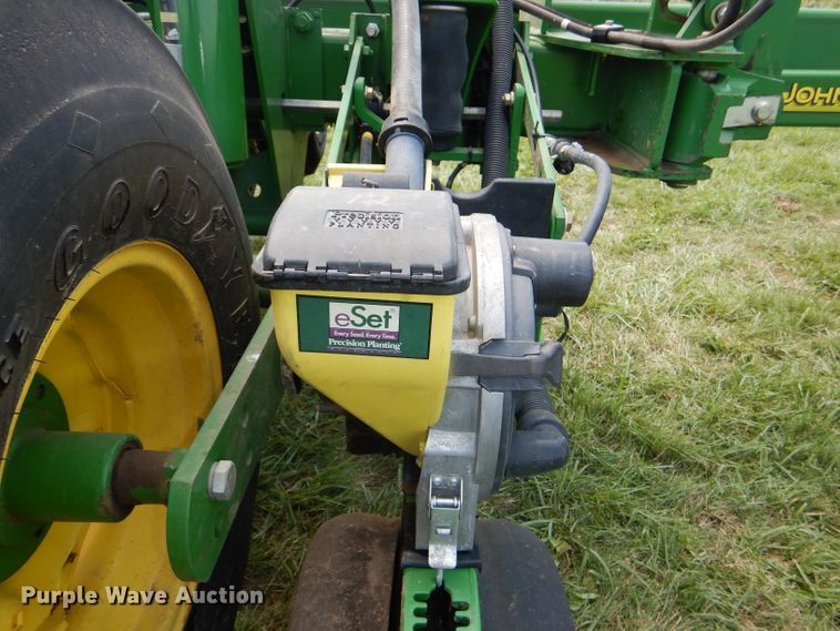 image for item DG4837 2011 John Deere 1770NT no-till planter