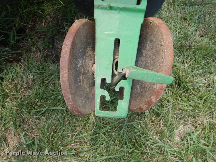 image for item DG4837 2011 John Deere 1770NT no-till planter