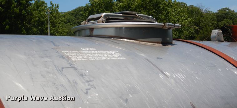 image for item DG4838 1977 Tote K1000 nurse tank trailer