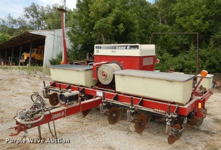 image for item DG4839 Case IH 955 Cyclo Air planter