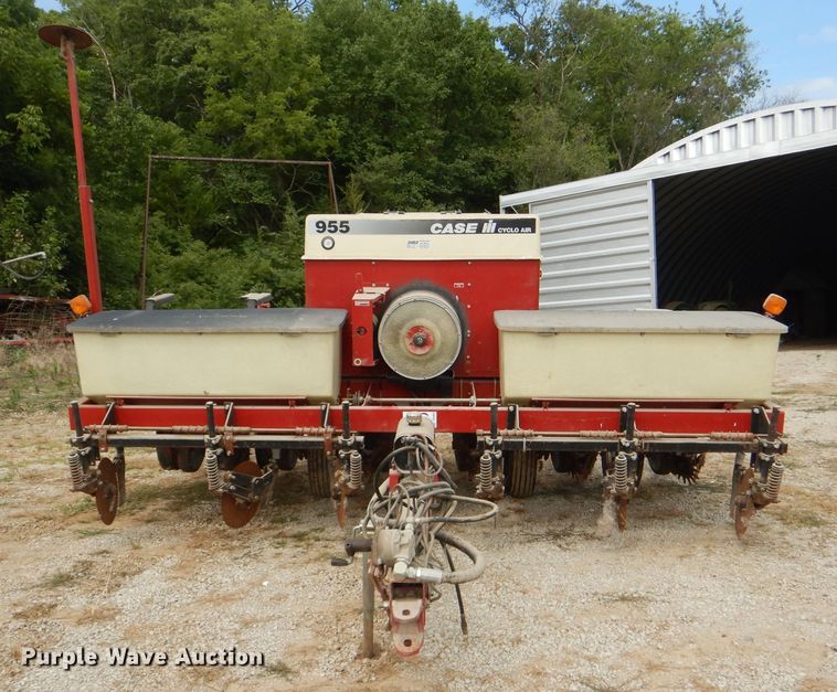 image for item DG4839 Case IH 955 Cyclo Air planter