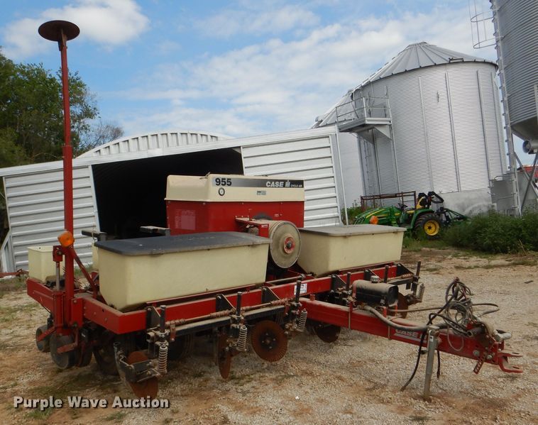 image for item DG4839 Case IH 955 Cyclo Air planter