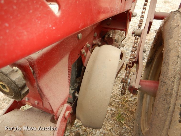 image for item DG4839 Case IH 955 Cyclo Air planter