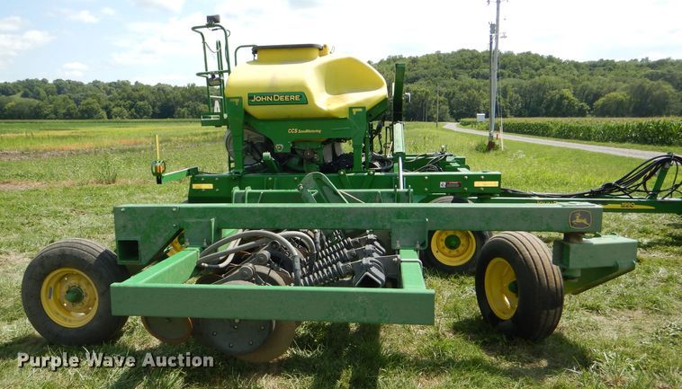 image for item DG4842 2010 John Deere 1990 no-till air seeder