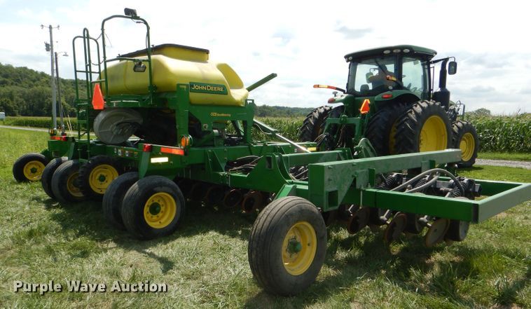 image for item DG4842 2010 John Deere 1990 no-till air seeder