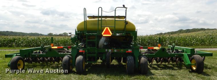 image for item DG4842 2010 John Deere 1990 no-till air seeder