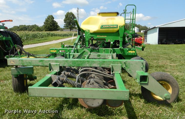 image for item DG4842 2010 John Deere 1990 no-till air seeder