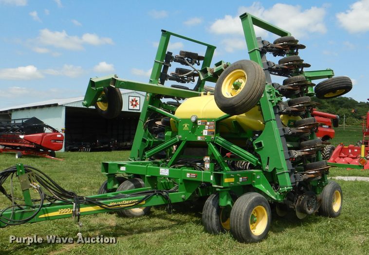 image for item DG4842 2010 John Deere 1990 no-till air seeder